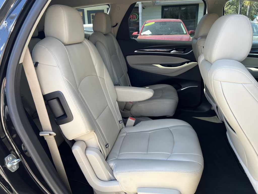 Buick Enclave FWD 4dr Essence 2020 Buick Enclave FWD 4dr Essence 2020