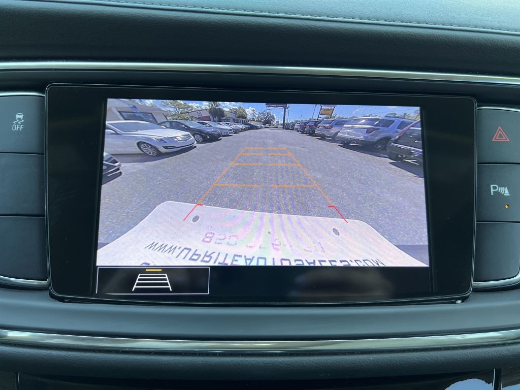 Buick Enclave FWD 4dr Essence 2020 Buick Enclave FWD 4dr Essence 2020