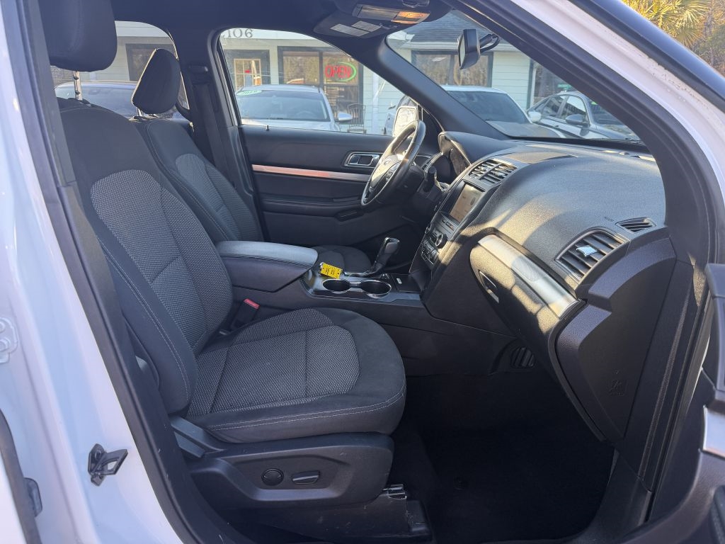 Ford Explorer XLT FWD 2019