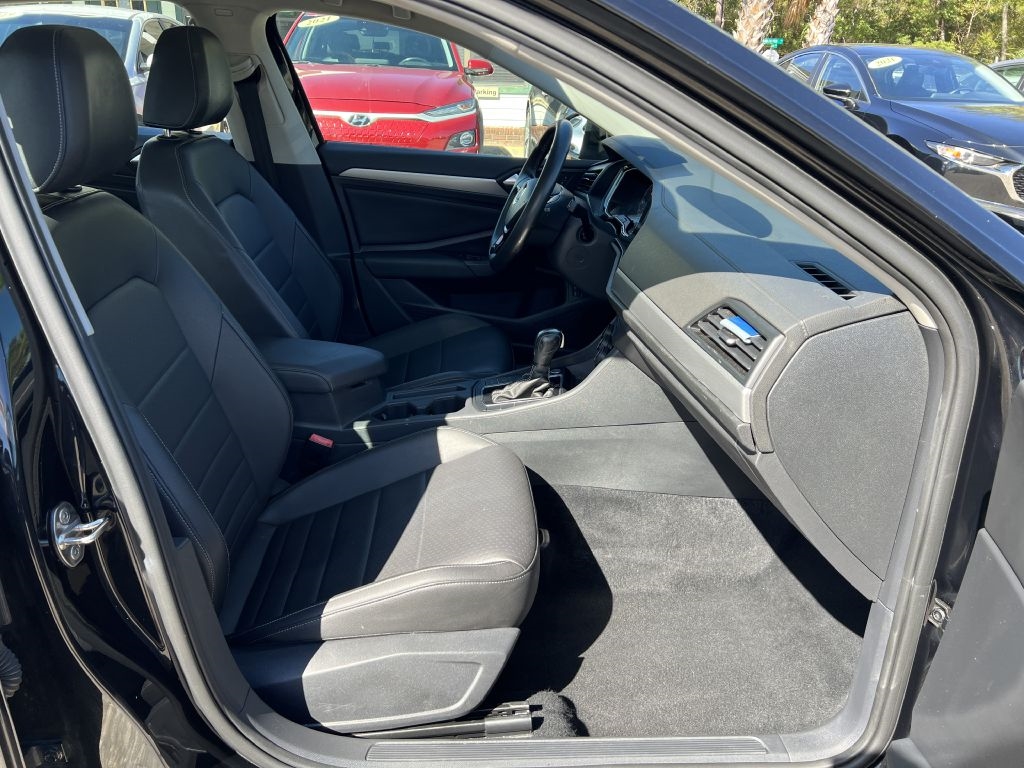 Volkswagen Jetta R-Line Auto 2021 Volkswagen Jetta R-Line Auto 2021