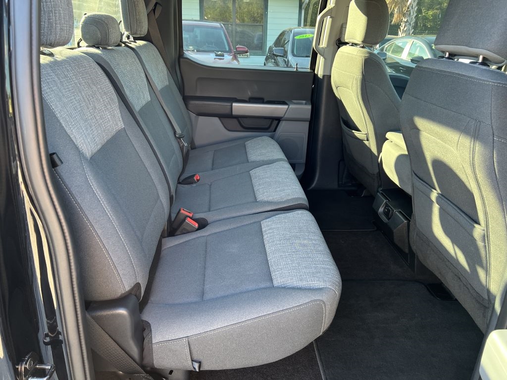 Ford F-150 Lariat 2WD SuperCrew 5.5' Box 2021 Ford F-150 Lariat 2WD SuperCrew 5.5' Box 2021