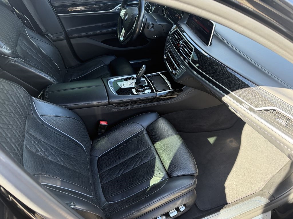 BMW 7 Series 740i Sedan 2019