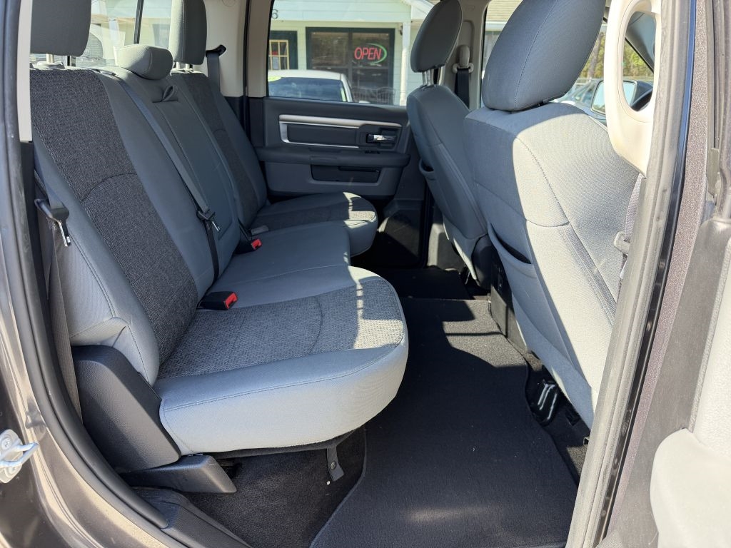 RAM 1500 2WD Crew Cab 140.5" Big Horn 2016