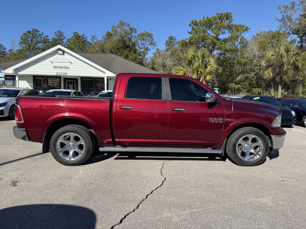 RAM 1500 4WD Crew Cab 140.5" Laramie 2016