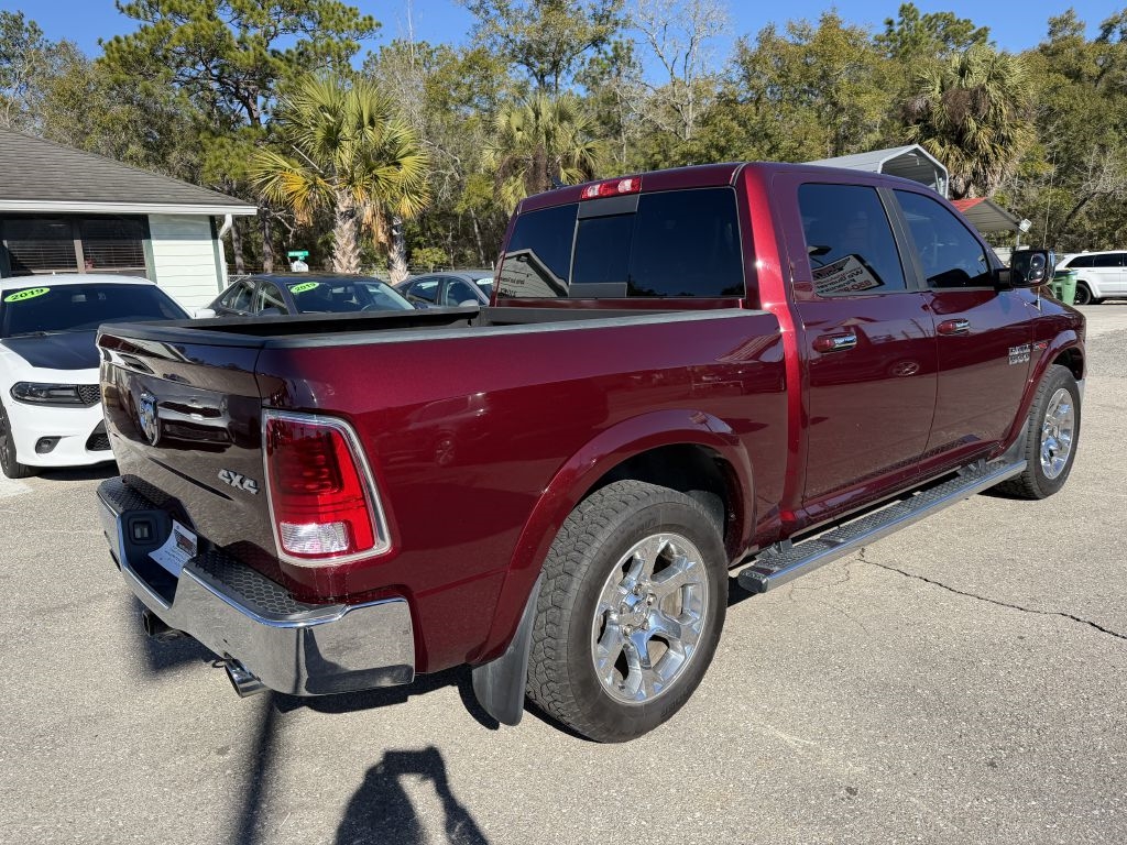 RAM 1500 4WD Crew Cab 140.5" Laramie 2016