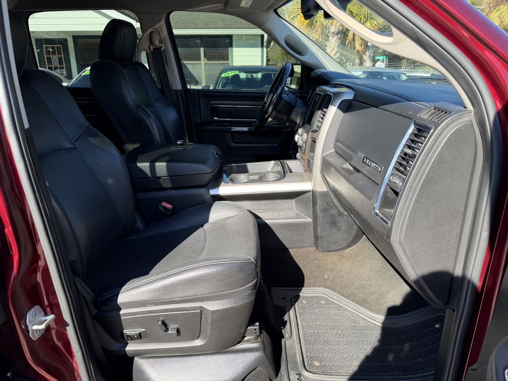 RAM 1500 4WD Crew Cab 140.5" Laramie 2016