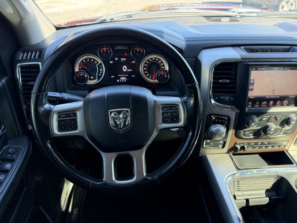 RAM 1500 4WD Crew Cab 140.5" Laramie 2016