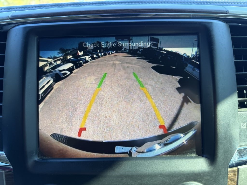 RAM 1500 4WD Crew Cab 140.5" Laramie 2016