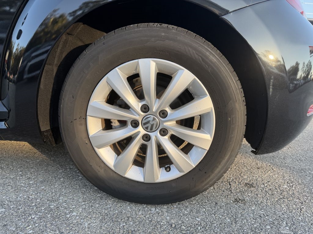 Volkswagen Beetle 1.8T Fleet Auto 2017