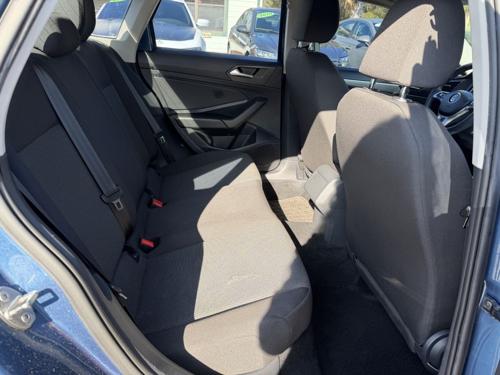 Volkswagen Jetta R-Line Auto w/SULEV 2019