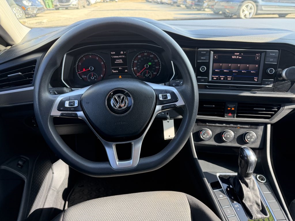 Volkswagen Jetta R-Line Auto w/SULEV 2019