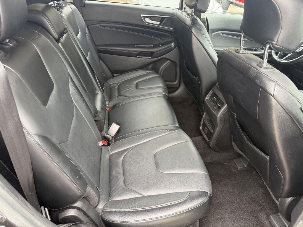 Ford Edge 4dr Titanium FWD 2016
