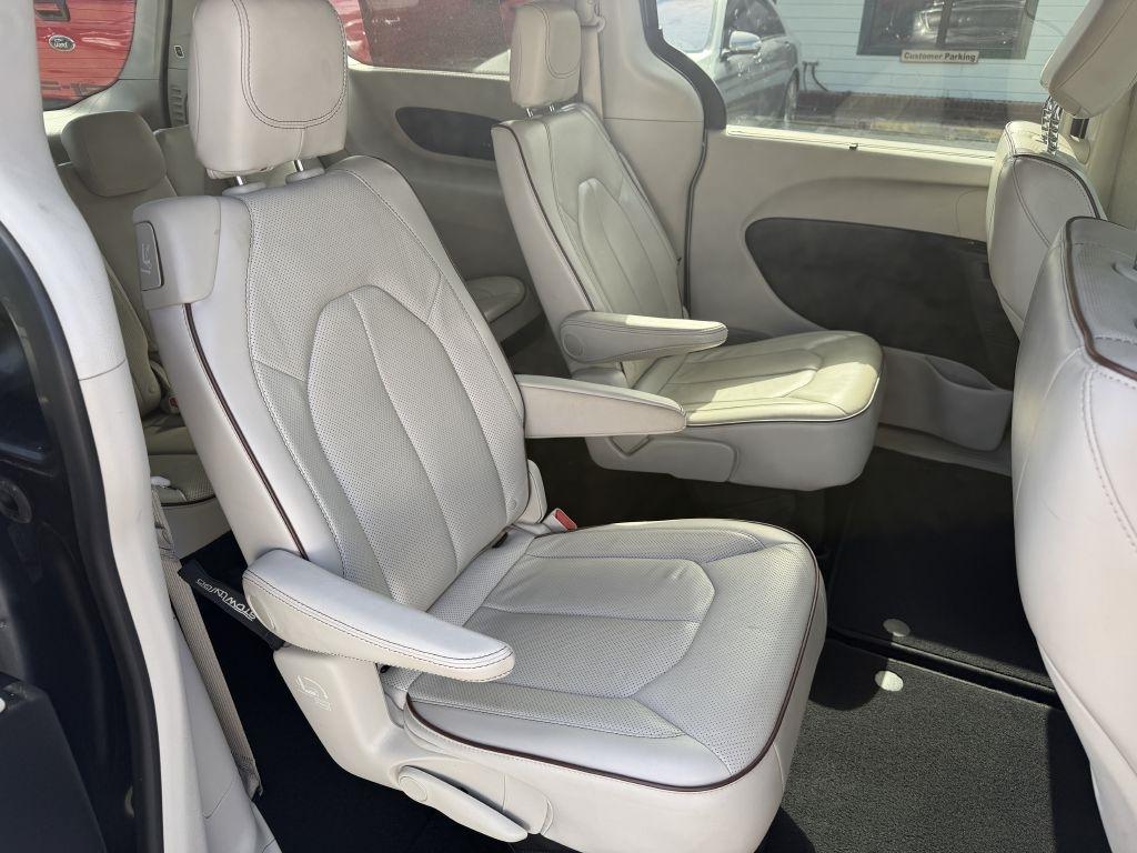 Chrysler Pacifica Limited FWD 2020