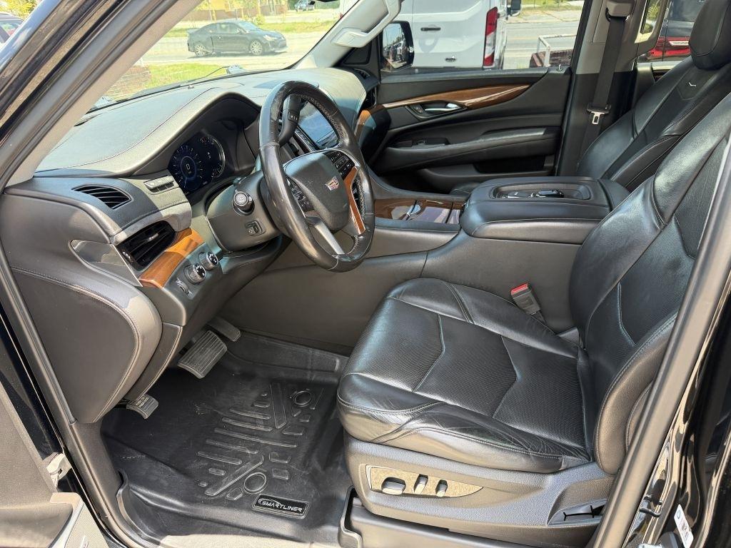 Cadillac Escalade ESV 4WD 4dr Luxury 2019