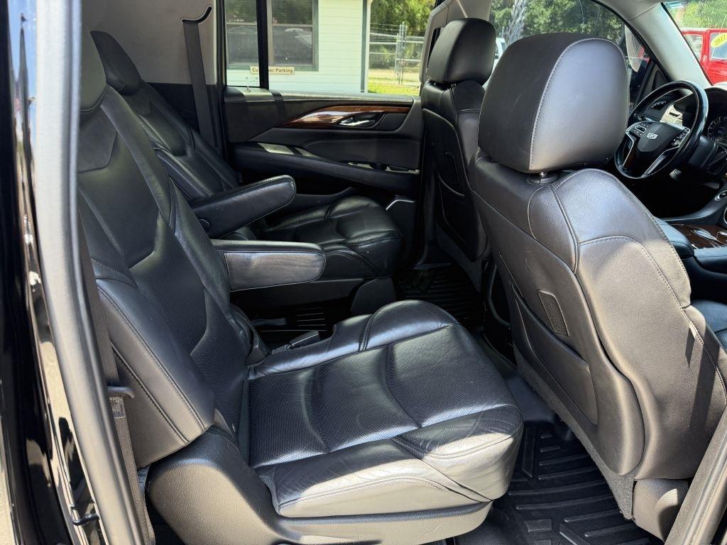 Cadillac Escalade ESV 4WD 4dr Luxury 2019