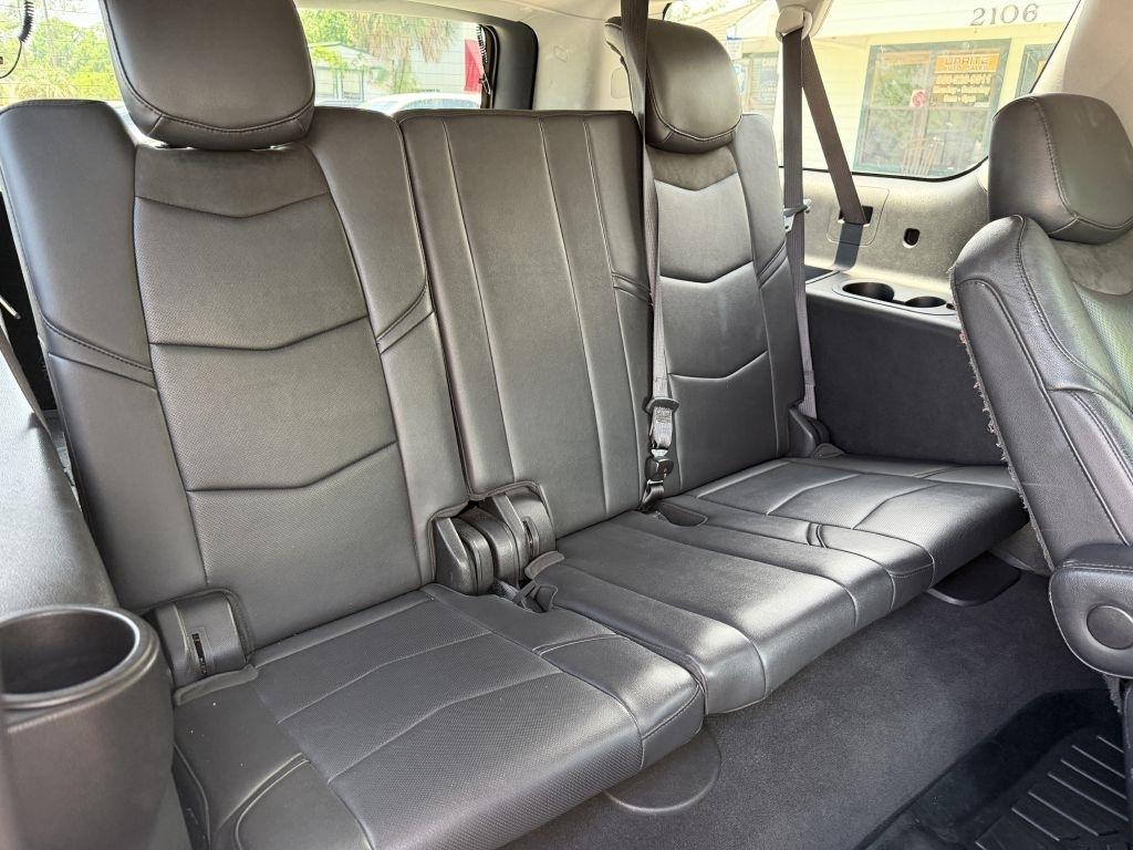 Cadillac Escalade ESV 4WD 4dr Luxury 2019