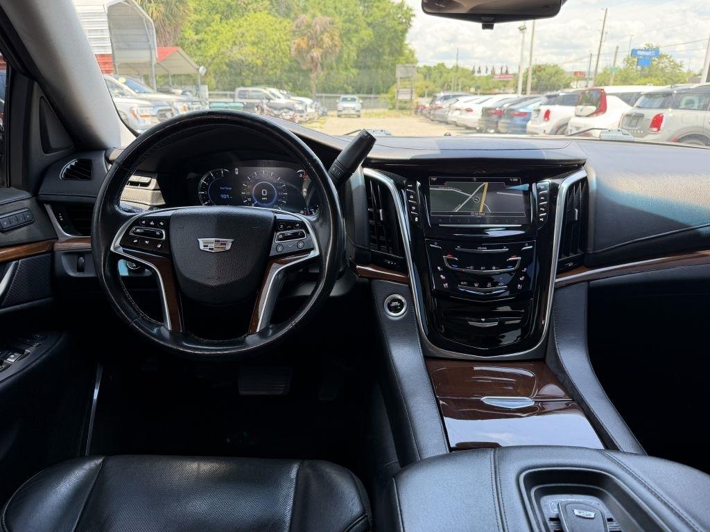 Cadillac Escalade ESV 4WD 4dr Luxury 2019