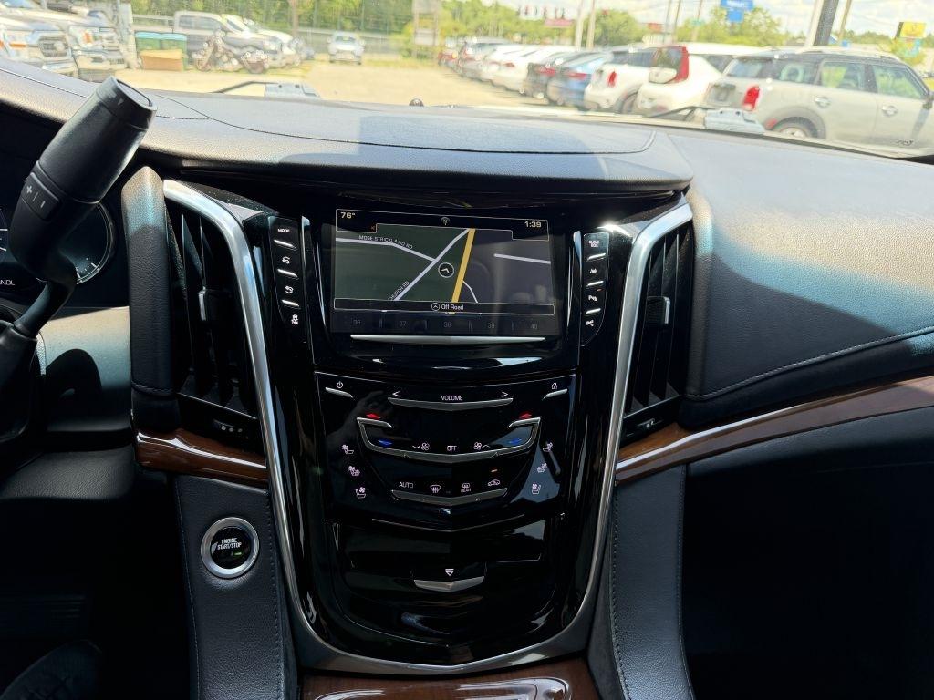 Cadillac Escalade ESV 4WD 4dr Luxury 2019