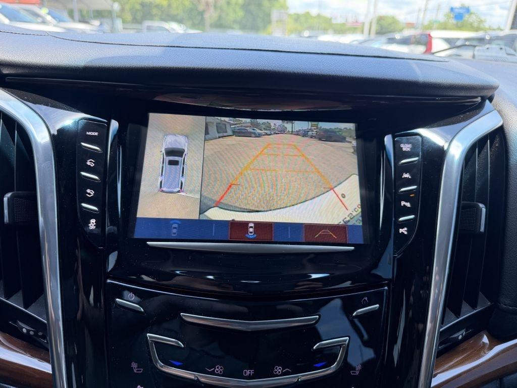 Cadillac Escalade ESV 4WD 4dr Luxury 2019