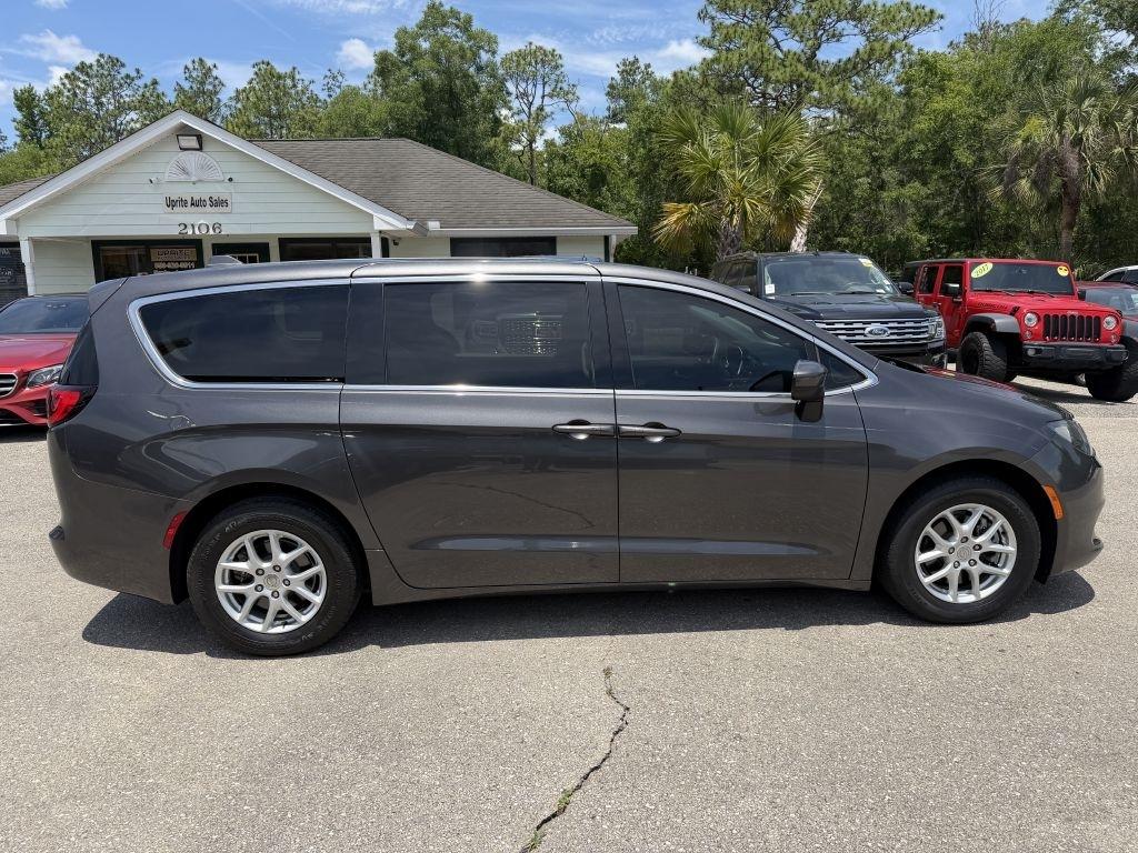 Chrysler Pacifica Touring FWD 2017