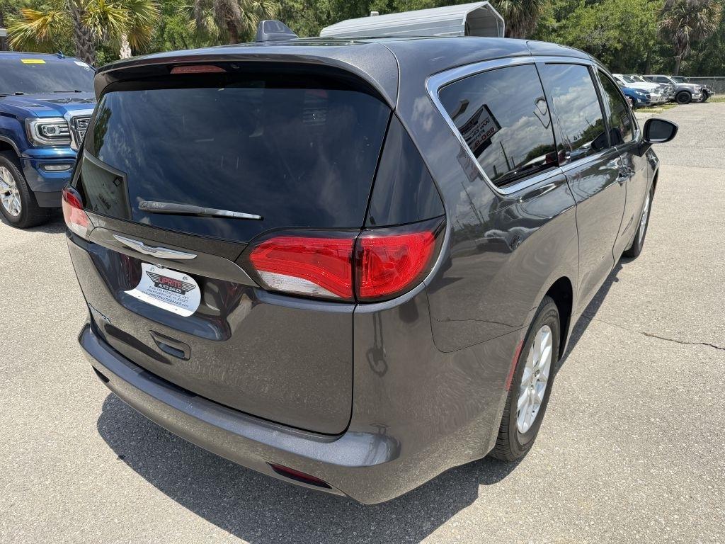 Chrysler Pacifica Touring FWD 2017