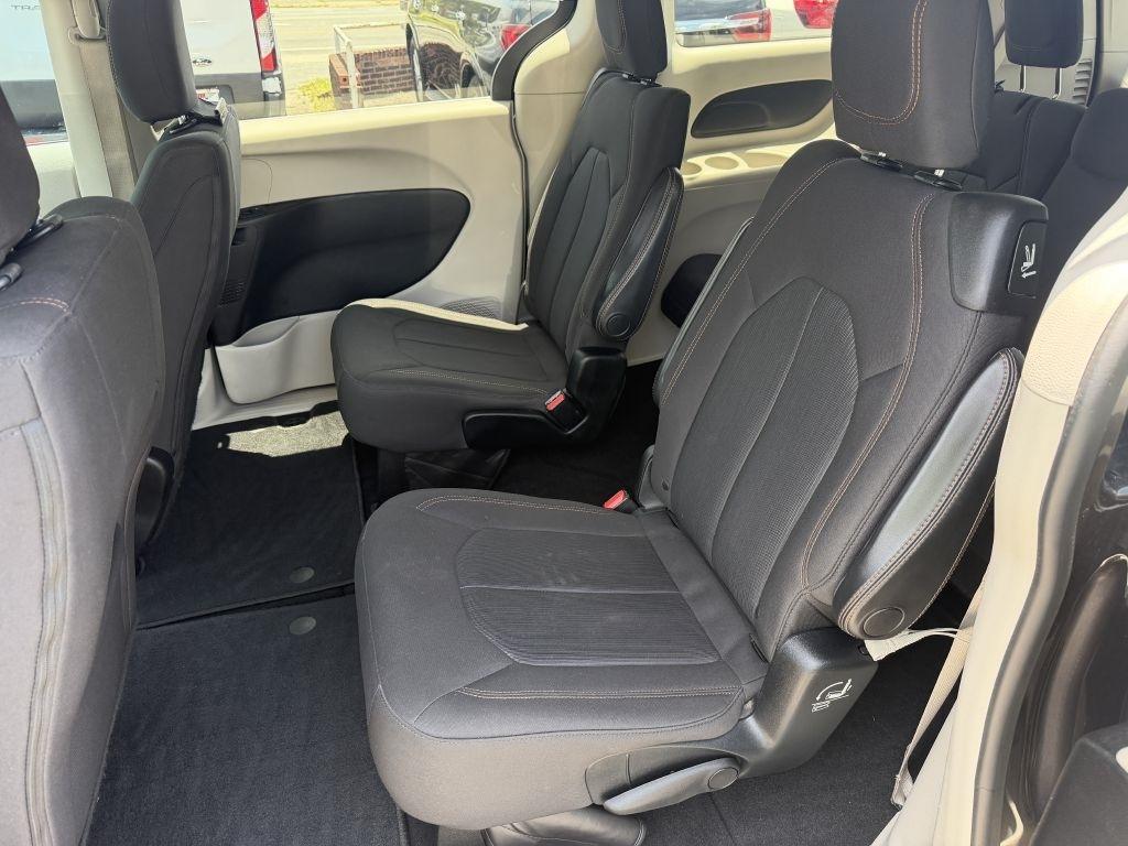 Chrysler Pacifica Touring FWD 2017