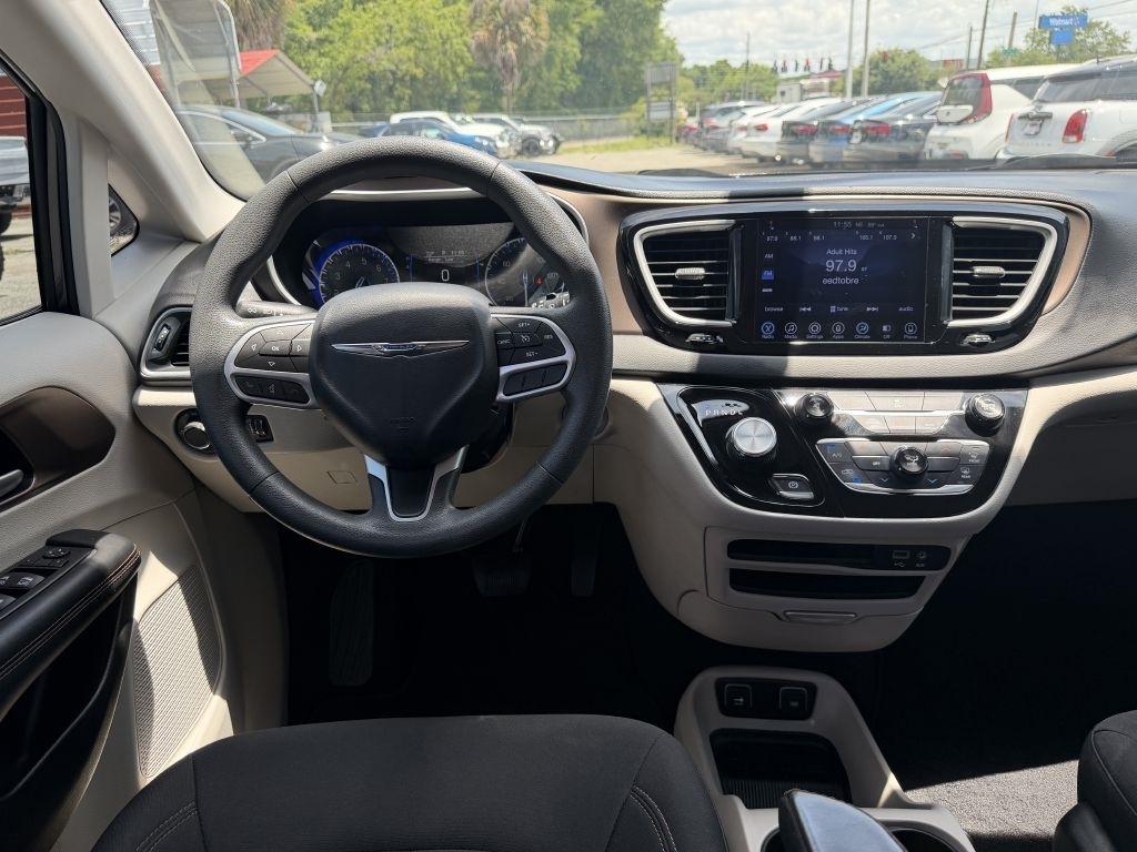 Chrysler Pacifica Touring FWD 2017