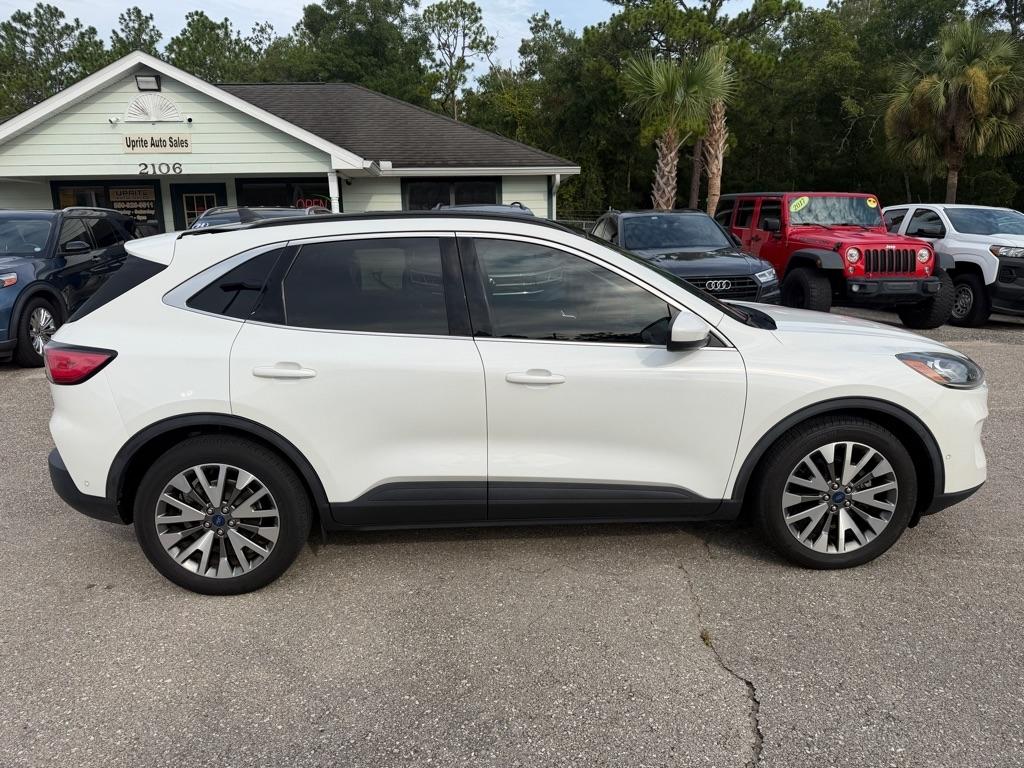 Ford Escape Titanium Hybrid FWD 2021