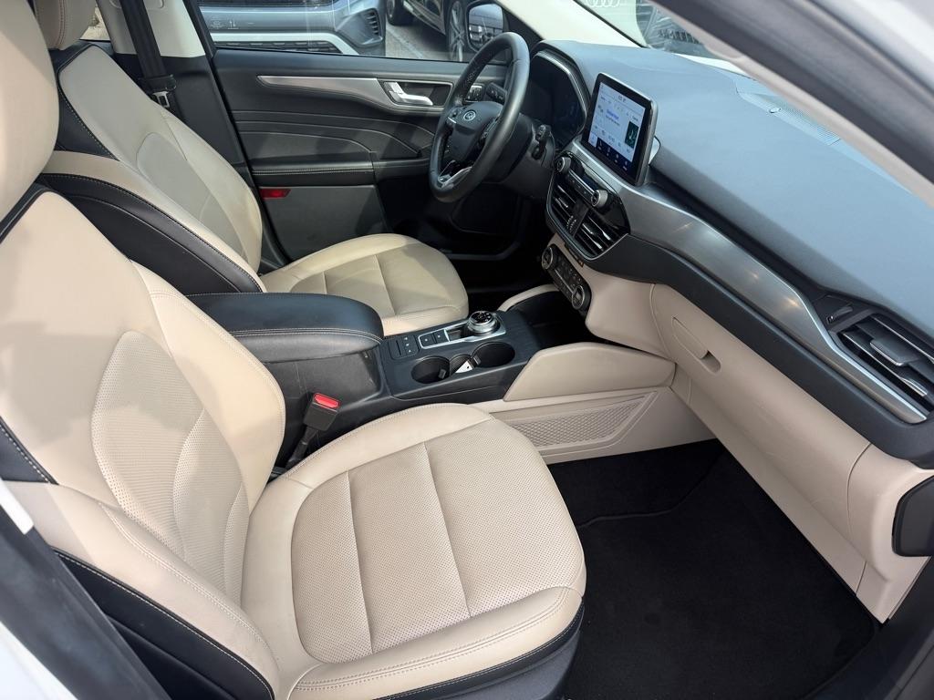 Ford Escape Titanium Hybrid FWD 2021