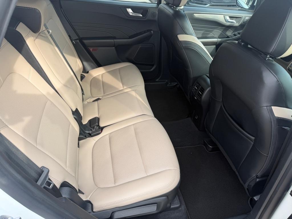 Ford Escape Titanium Hybrid FWD 2021