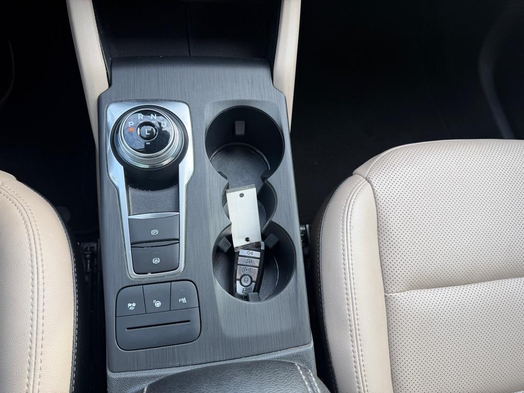 Ford Escape Titanium Hybrid FWD 2021