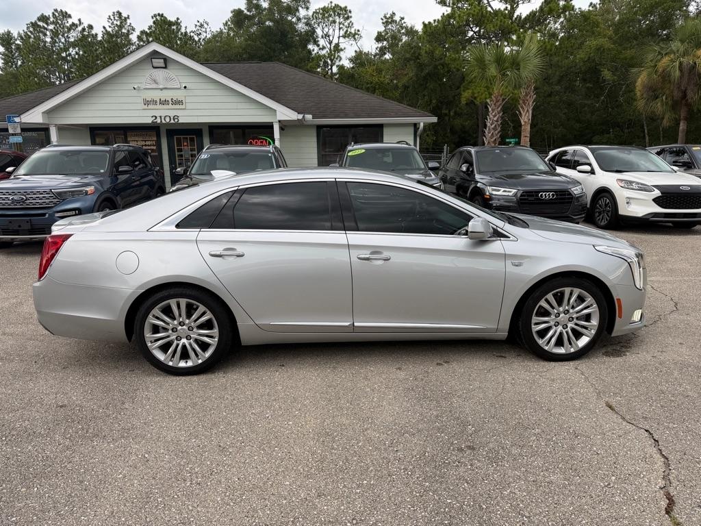 Cadillac XTS 4dr Sdn Luxury FWD 2018