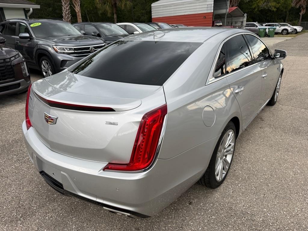 Cadillac XTS 4dr Sdn Luxury FWD 2018
