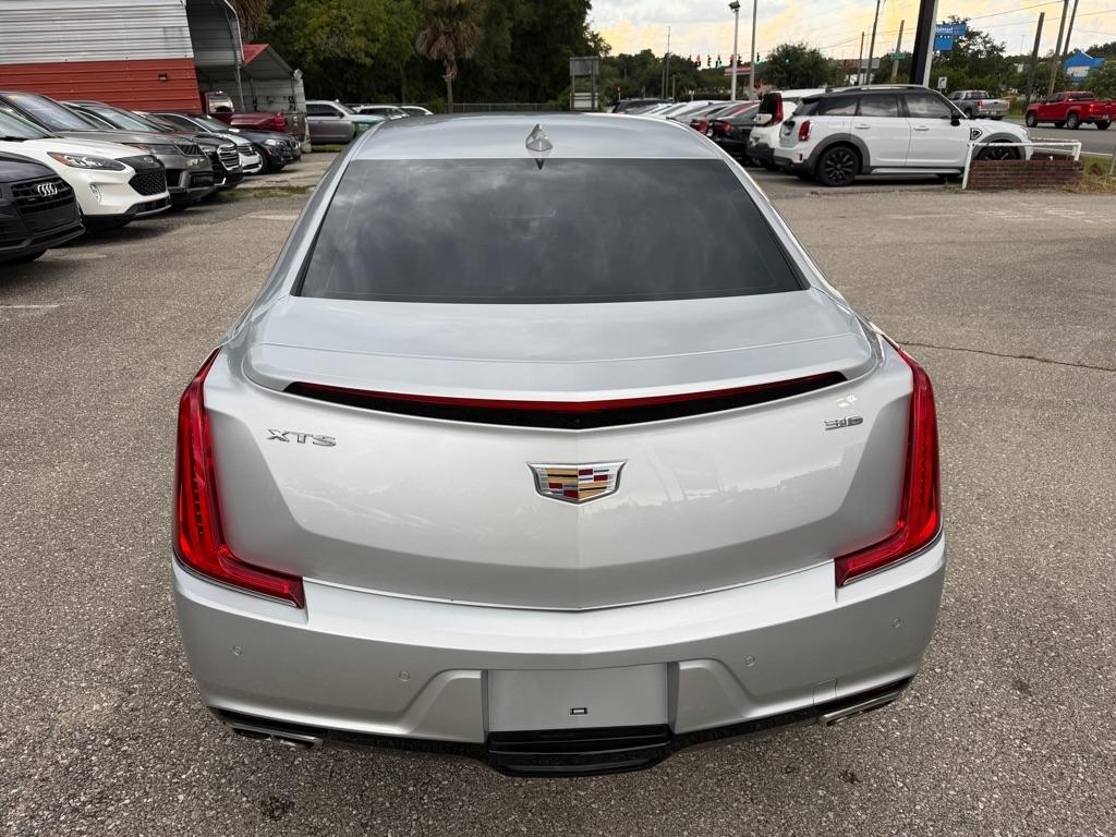 Cadillac XTS 4dr Sdn Luxury FWD 2018