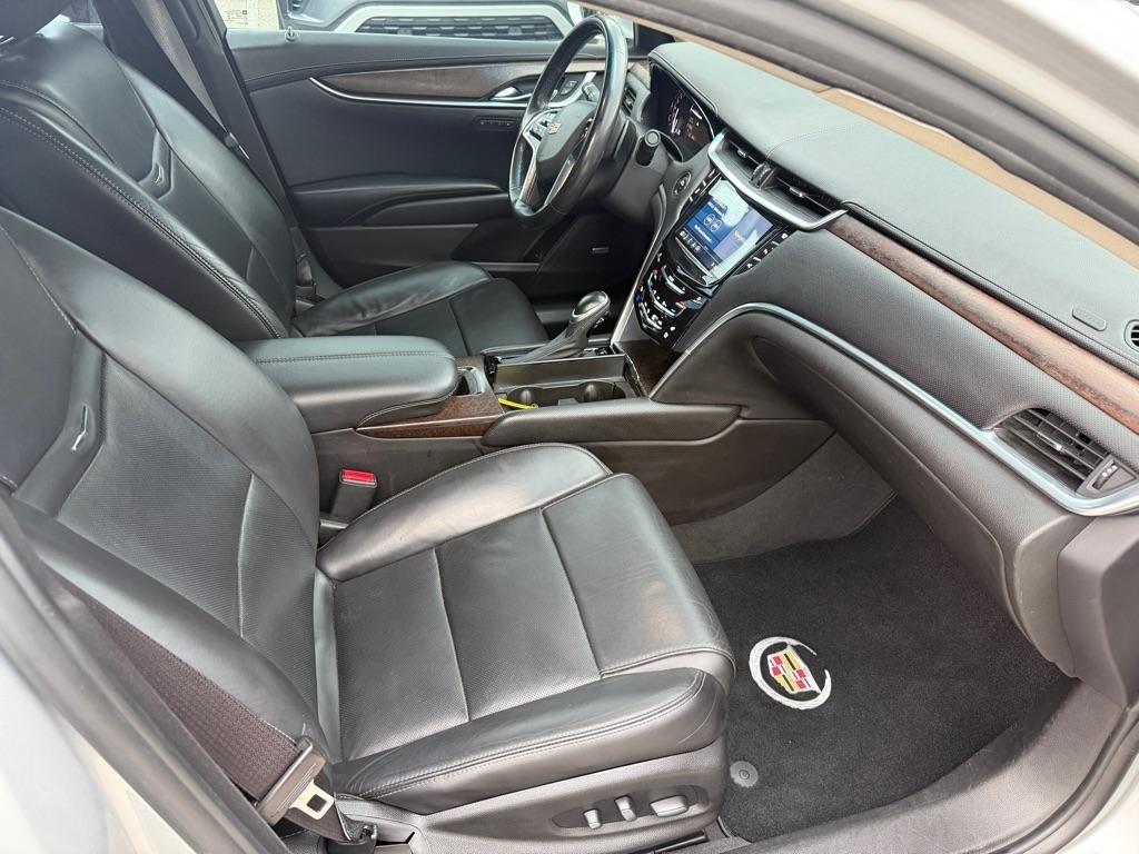 Cadillac XTS 4dr Sdn Luxury FWD 2018