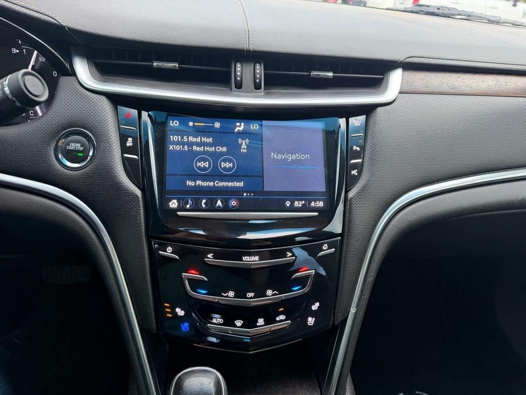 Cadillac XTS 4dr Sdn Luxury FWD 2018
