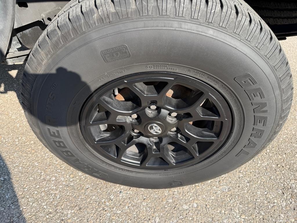 Toyota Tacoma 2WD TRD Off Road Double Cab 5' Bed V6 AT (Natl) 2021