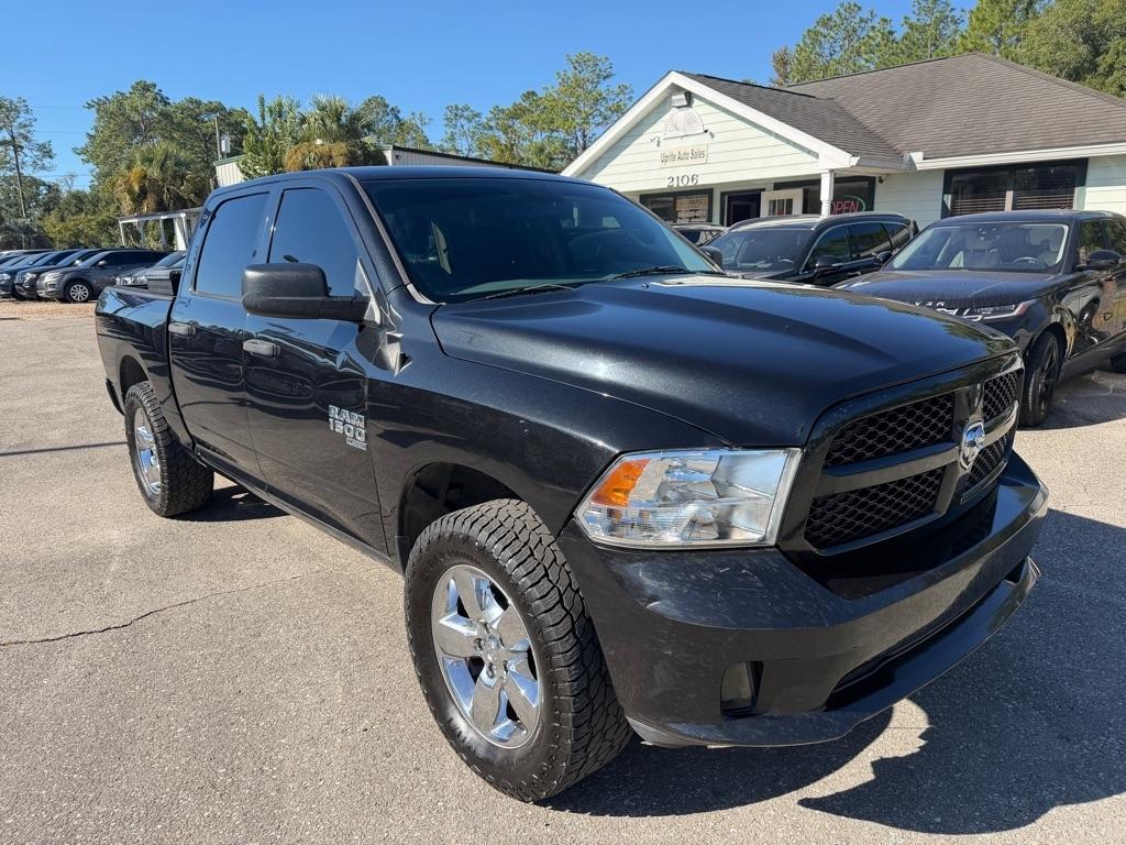 RAM 1500 Classic Express 4x4 Crew Cab 5'7" Box 2019