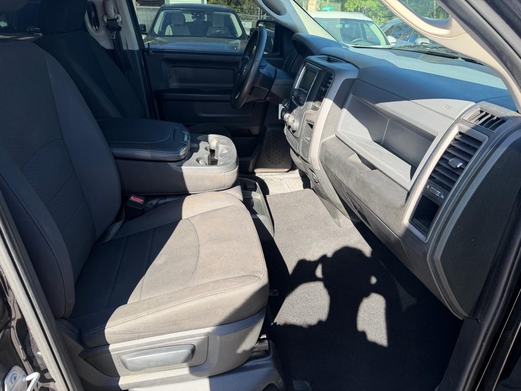 RAM 1500 Classic Express 4x4 Crew Cab 5'7" Box 2019