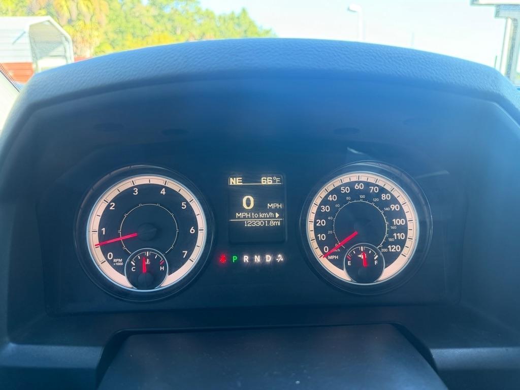 RAM 1500 Classic Express 4x4 Crew Cab 5'7" Box 2019