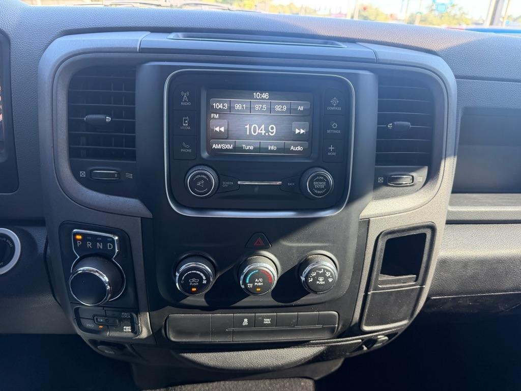 RAM 1500 Classic Express 4x4 Crew Cab 5'7" Box 2019