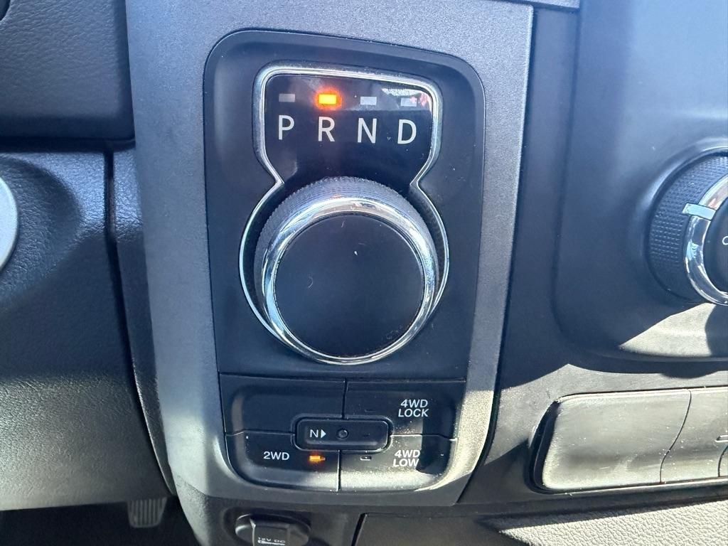 RAM 1500 Classic Express 4x4 Crew Cab 5'7" Box 2019