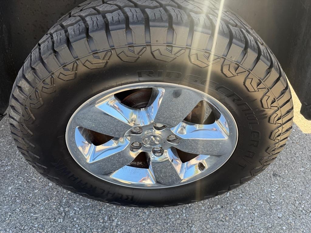RAM 1500 Classic Express 4x4 Crew Cab 5'7" Box 2019