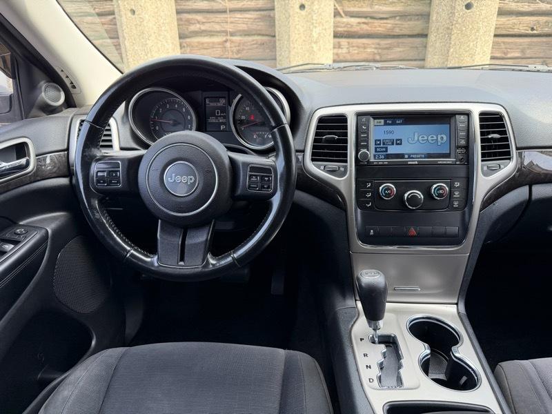 Jeep Grand Cherokee Laredo 4WD 2011