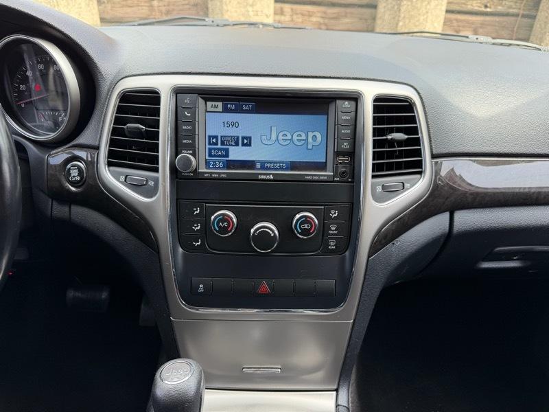 Jeep Grand Cherokee Laredo 4WD 2011