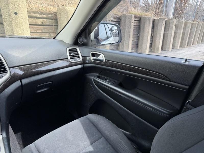 Jeep Grand Cherokee Laredo 4WD 2011