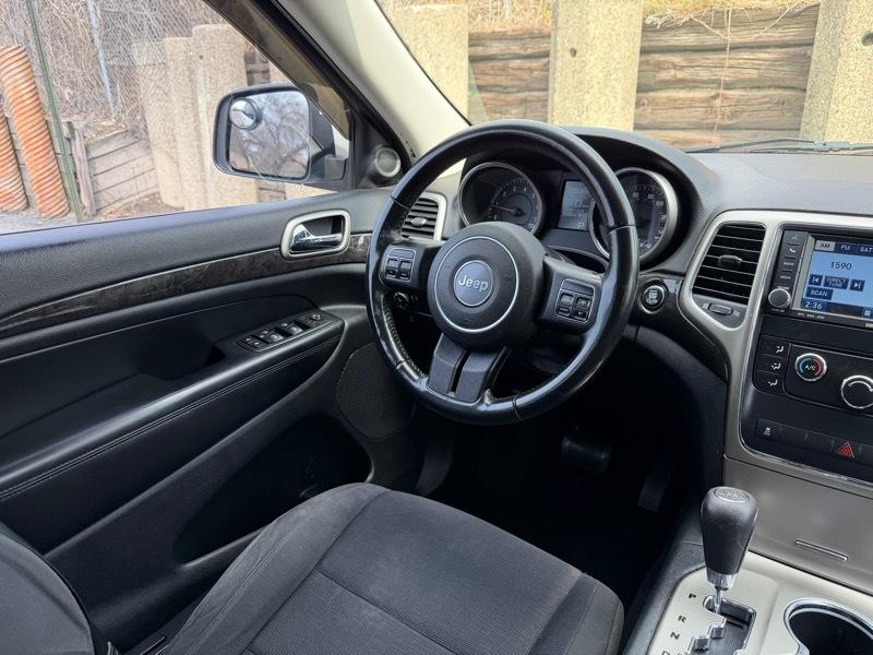 Jeep Grand Cherokee Laredo 4WD 2011