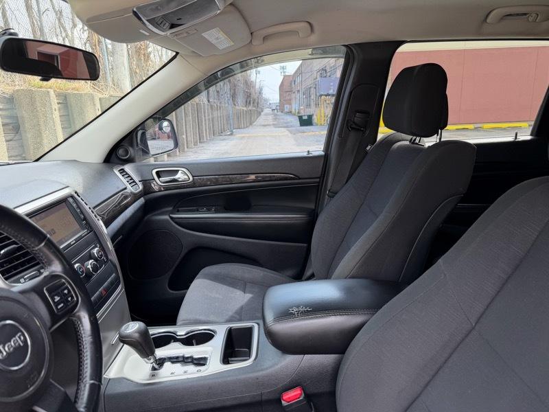 Jeep Grand Cherokee Laredo 4WD 2011
