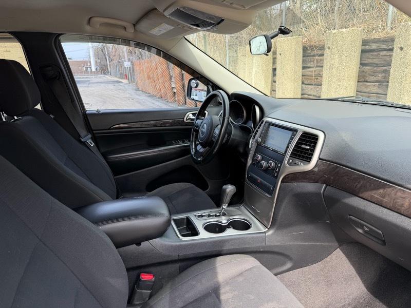 Jeep Grand Cherokee Laredo 4WD 2011