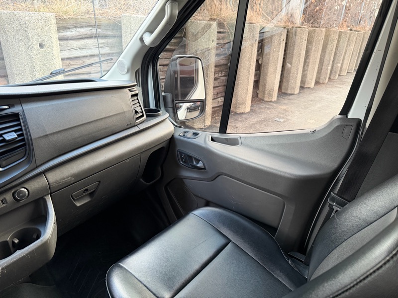 Ford Transit 250 Van Med. Roof w/Sliding Pass. 130-in. WB 2020